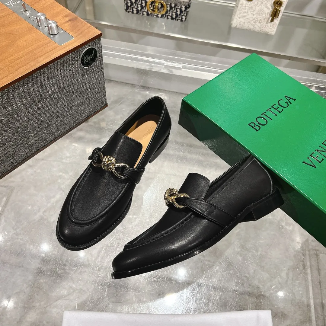 [BV] Top P: 840💰 Size: Female 35-39 (Female 40 custom-made) Male 39-44 (38.45 non-refundable) Bottega Veneta 2025 counter model! Small round toe loafers! Imported leather outsole! Imported grained cowhide! Solid color Niuli! !